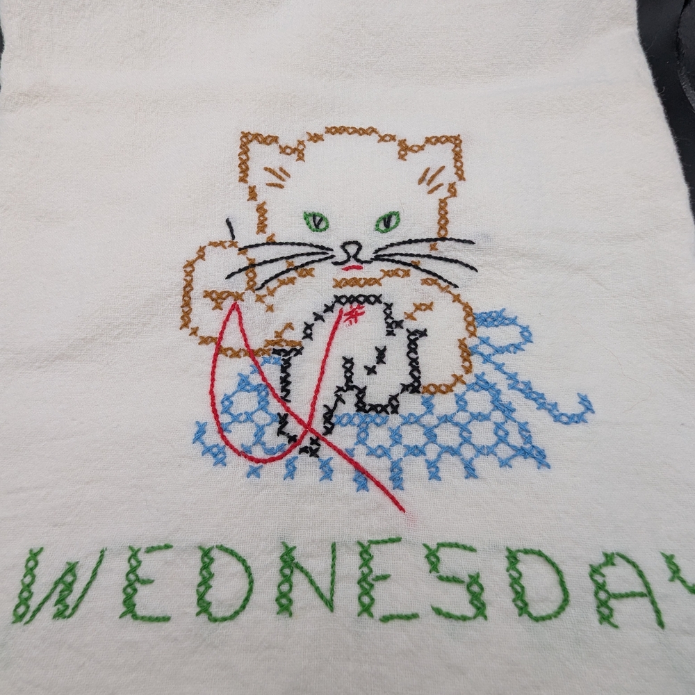 (Set Of 5) Embroidered Cat Design Dish Towels - Picture 3 of 16